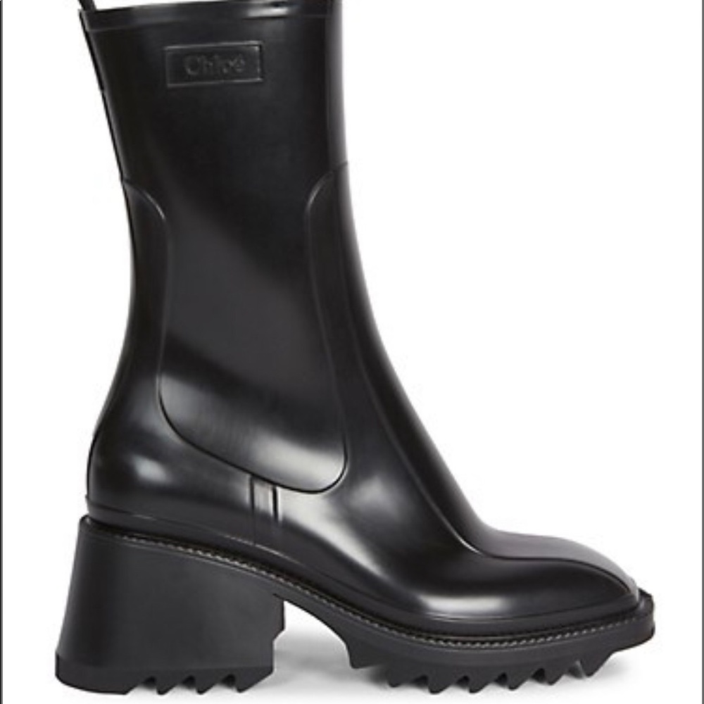 BLACK CHLOE RAIN BOOTS